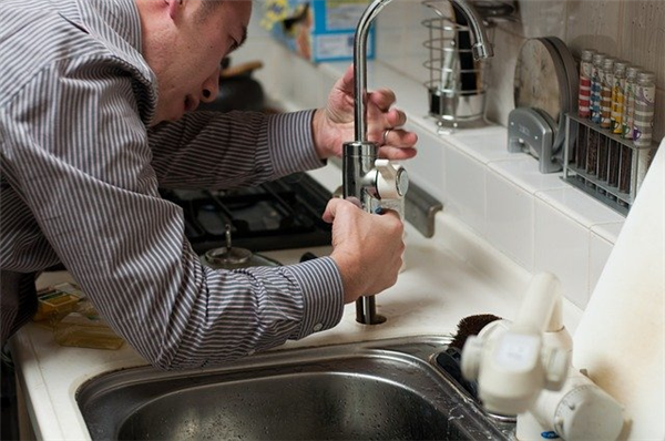Comment devenir plombier professionnel ?