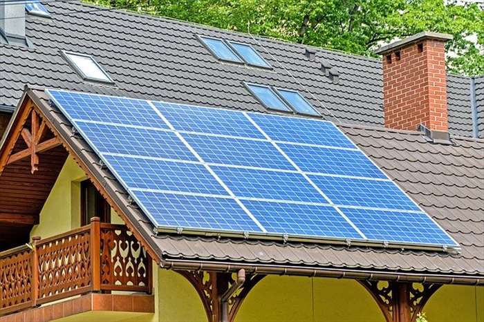 Comment économiser sur vos factures avec les panneaux solaires?